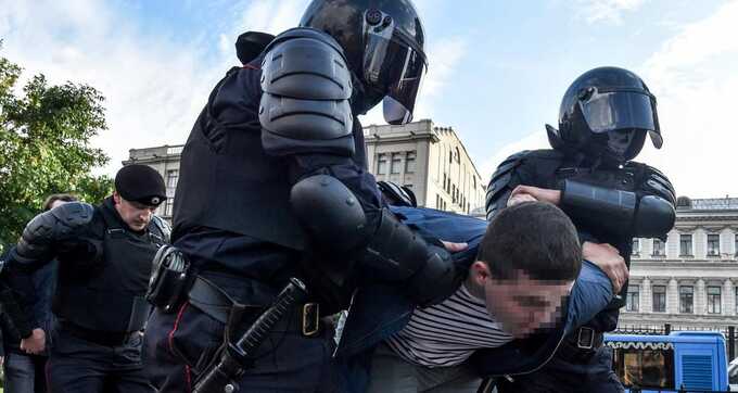 Более 500 человек привлекли к ответственности за участие в митинге в Москве