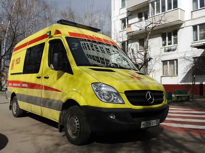 В Химках молодой человек погиб, выпав из окна
