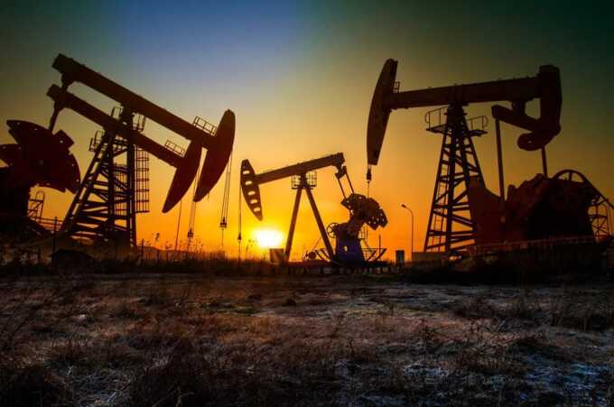 Конфликт внутри ОПЕК+ привел к падению цен на нефть до 60 долларов и представляет угрозу новыми экономическими потерями для России