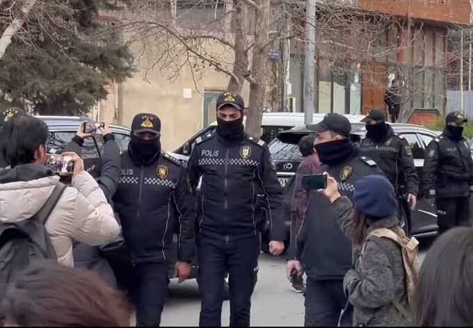 Власти Азербайджана продолжают оказывать давление на гражданское общество