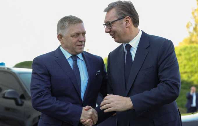 Президент Сербии Вучич разместил видео с премьером Словакии Фицо на фоне Кремля