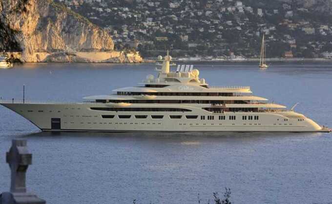 Гамбургский суд запретил называть Алишера Усманова владельцем яхты Dilbar