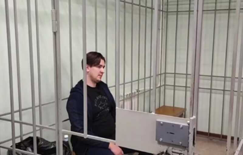 Младшему сыну Егоровых продлили арест по обвинению в мошенничестве