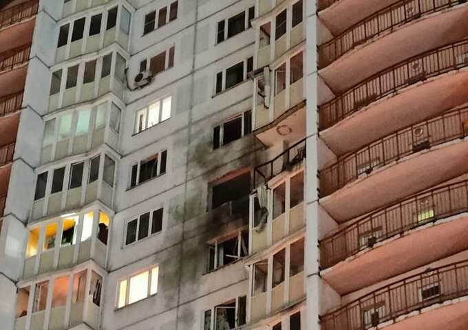 Опубликовано видео последствий падения дрона на жилой дом в Туле