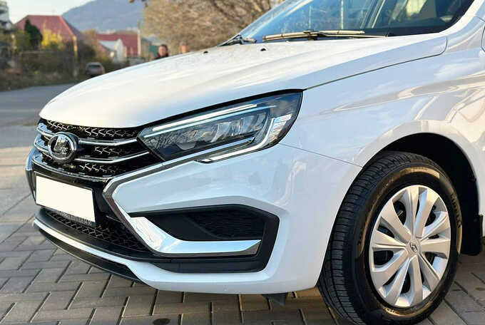 У новых автомобилей Lada массово выходят из строя системы управления прямо во время движения