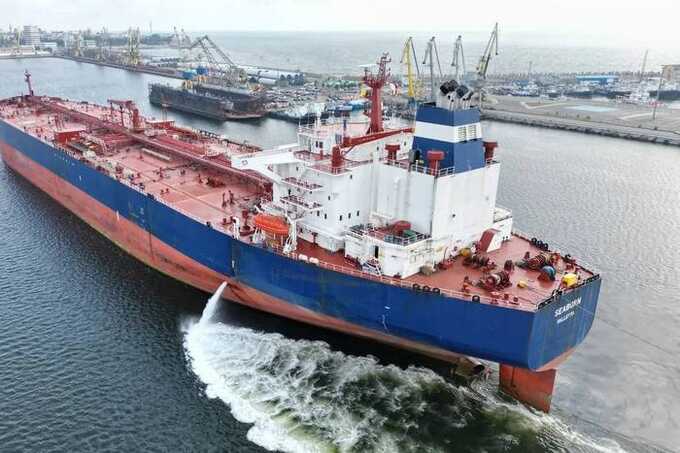 Танкер из «теневого флота» с 100 000 тонн нефти направляется в территориальные воды Дании