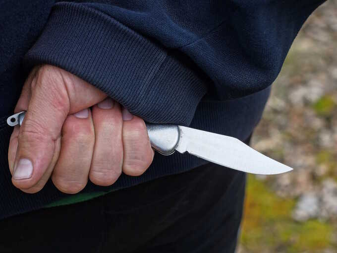 В Варшаве мужчина с ножом напал на постояльца отеля и скрылся