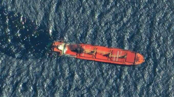Хуситы затопили греческое грузовое судно в водах Красного моря