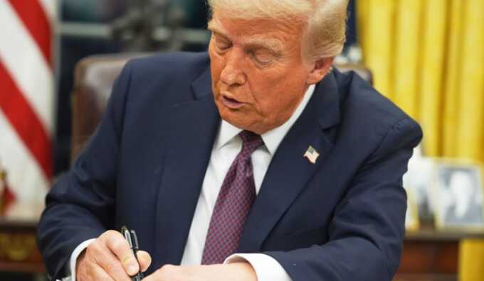Администрация Трампа ввела тарифы до 50% на товары из более чем 20 стран, включая ЕС и Канаду