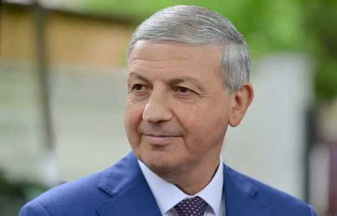 Вячеслава Битарова обвиняют в совершении мошеннических действий с кредитом на миллиард рублей