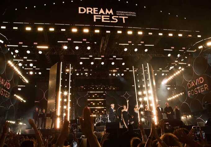 Российские туристы массово возвращают билеты на Dream Fest из-за смены артистов