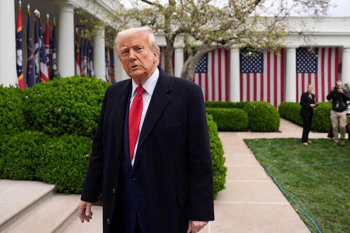 Трамп выражает свое недовольство, однако продолжает взаимодействие с Путиным