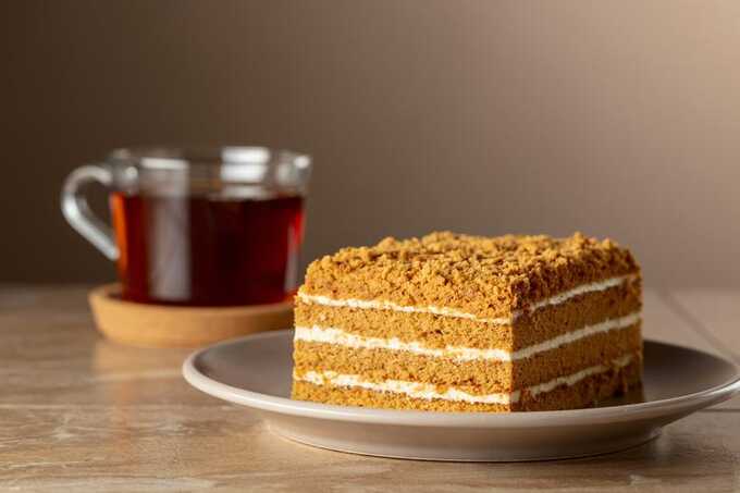 Жительница Москвы обнаружила в десерте из «ВкусВилл» фрагмент целлофана