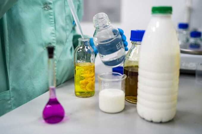Власти усиливают наказание за фальсификацию молочной продукции в России