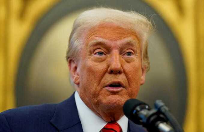 Трампа обвинили в домогательствах после многолетних отношений с Эпштейном