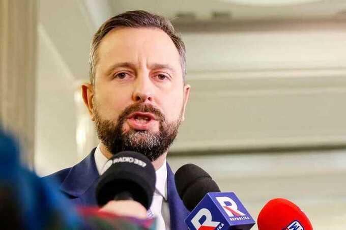Министр обороны Польши отметил, что мир подходит к наиболее рискованным временам со времён Второй мировой войны