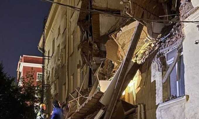Показано видео с места, где в Уфе рухнуло пятиэтажное здание