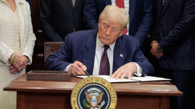 Трамп вводит новые тарифы — глобальные рынки реагируют снижением