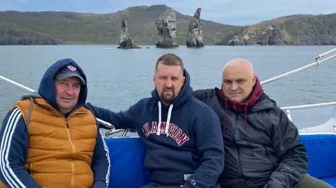 Пропавшие после землетрясения на Камчатке бизнесмены Ларин и Дешёвкины обнаружены живыми и невредимыми