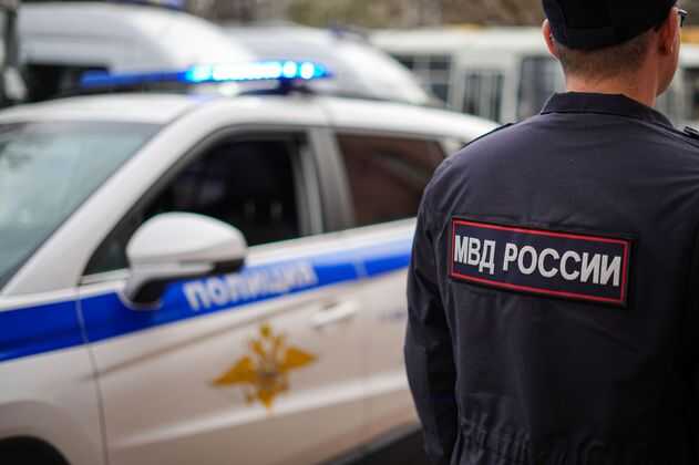 Мужчину задержали у резиденции Путина за «контакт с природой» и жестикуляцию в сторону ворон