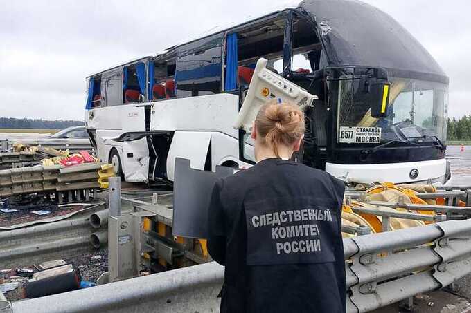 В интернете было опубликовано видео аварии с участием автобуса в Тульской области