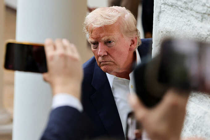 Трамп пообещал строгие санкции государствам, приобретающим российскую нефть